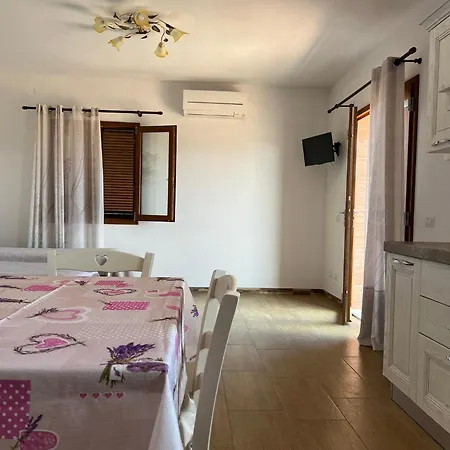 Zuccale Ii Tranquillita E Panorama Vicino Al Mare アパート カポリーヴェリ